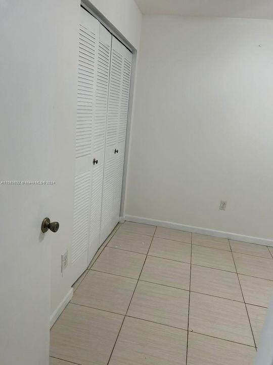 For Rent: $2,300 (2 beds, 2 baths, 956 Square Feet)