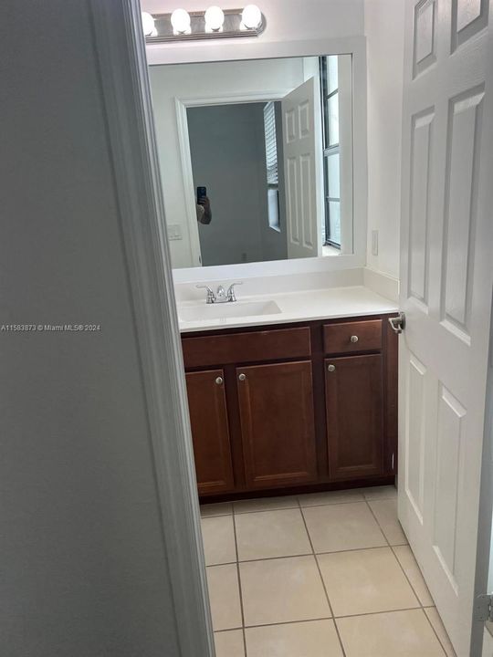 Recently Rented: $2,950 (2 beds, 2 baths, 1441 Square Feet)