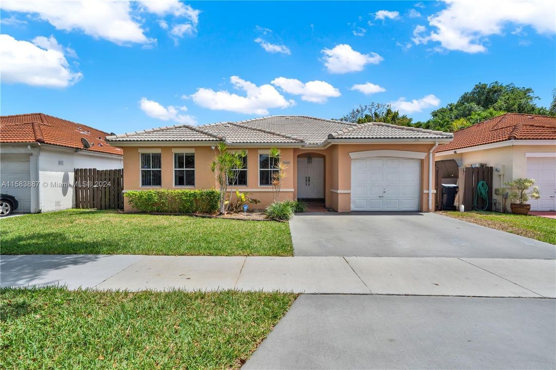 Active With Contract: $580,000 (3 beds, 2 baths, 1528 Square Feet)