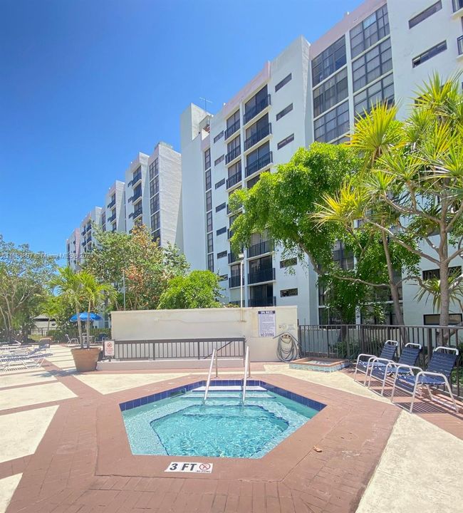 Recently Rented: $2,000 (1 beds, 1 baths, 640 Square Feet)