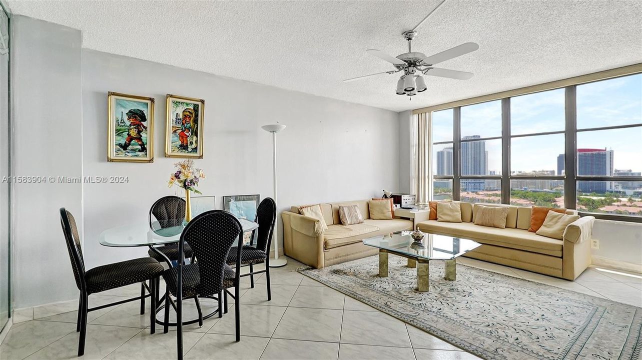 For Sale: $375,000 (1 beds, 2 baths, 1400 Square Feet)