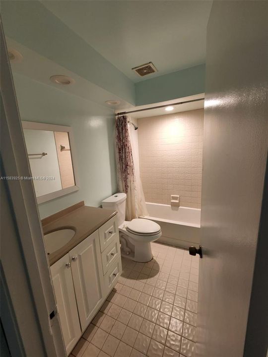 待售: $193,000 (2 贝兹, 2 浴室, 980 平方英尺)