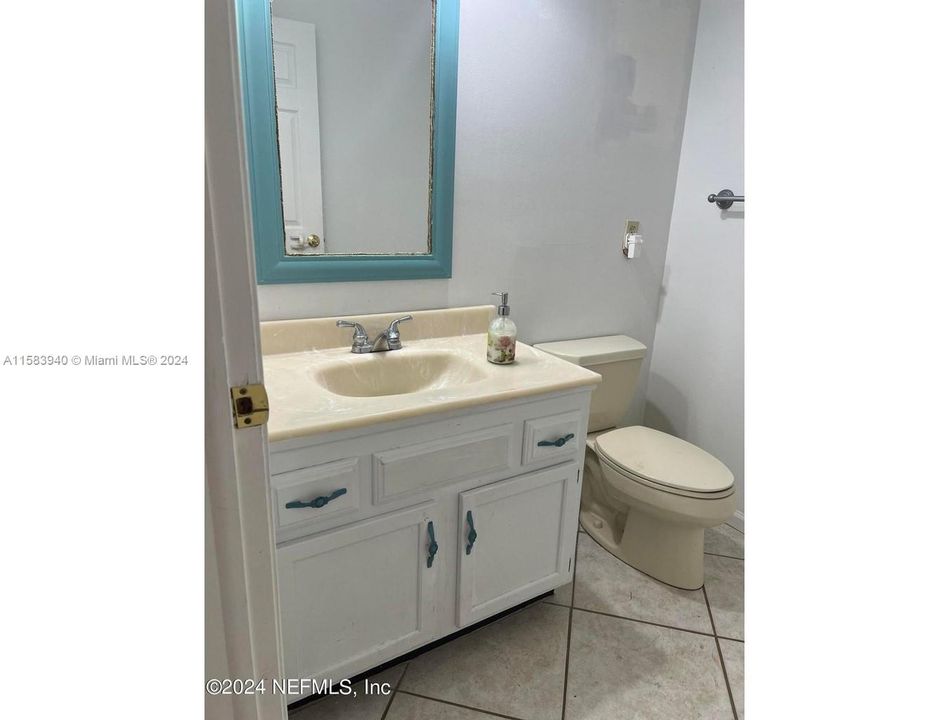 1/2 bathroom