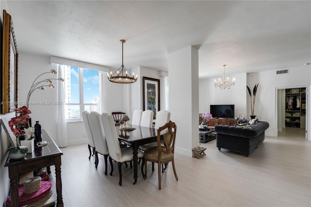 For Sale: $1,850,000 (3 beds, 3 baths, 2163 Square Feet)