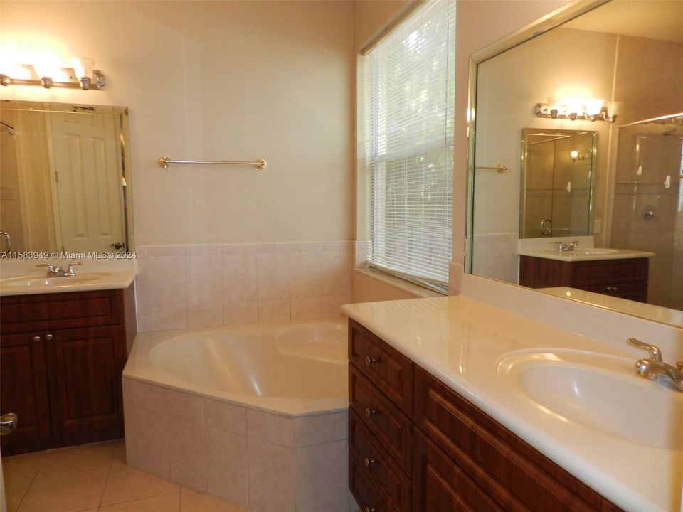 Недавно арендовано: $4,000 (3 спален, 3 ванн, 1856 Квадратных фут)