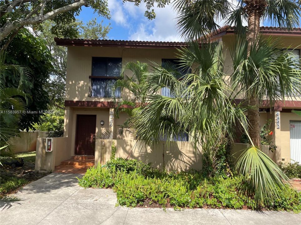 Active With Contract: $3,500 (4 beds, 2 baths, 2100 Square Feet)