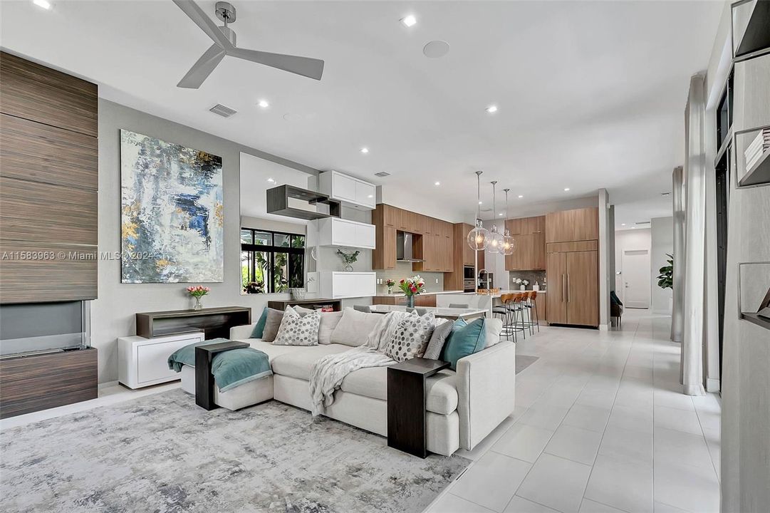 For Sale: $1,995,000 (4 beds, 4 baths, 3714 Square Feet)