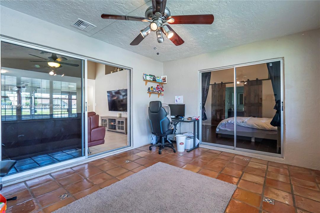 For Sale: $559,000 (3 beds, 2 baths, 1600 Square Feet)