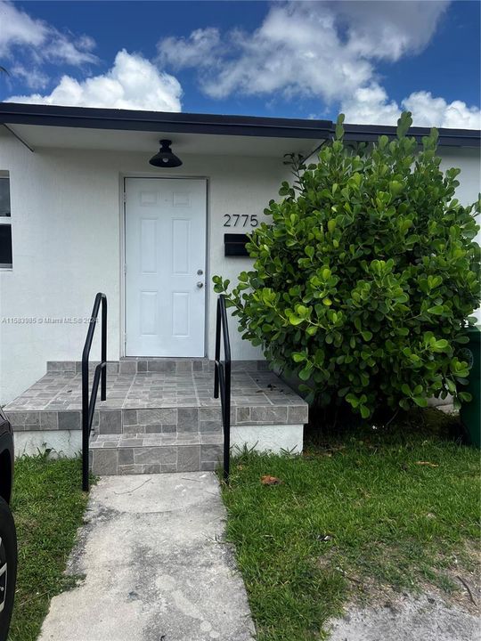 For Rent: $3,500 (3 beds, 1 baths, 1774 Square Feet)