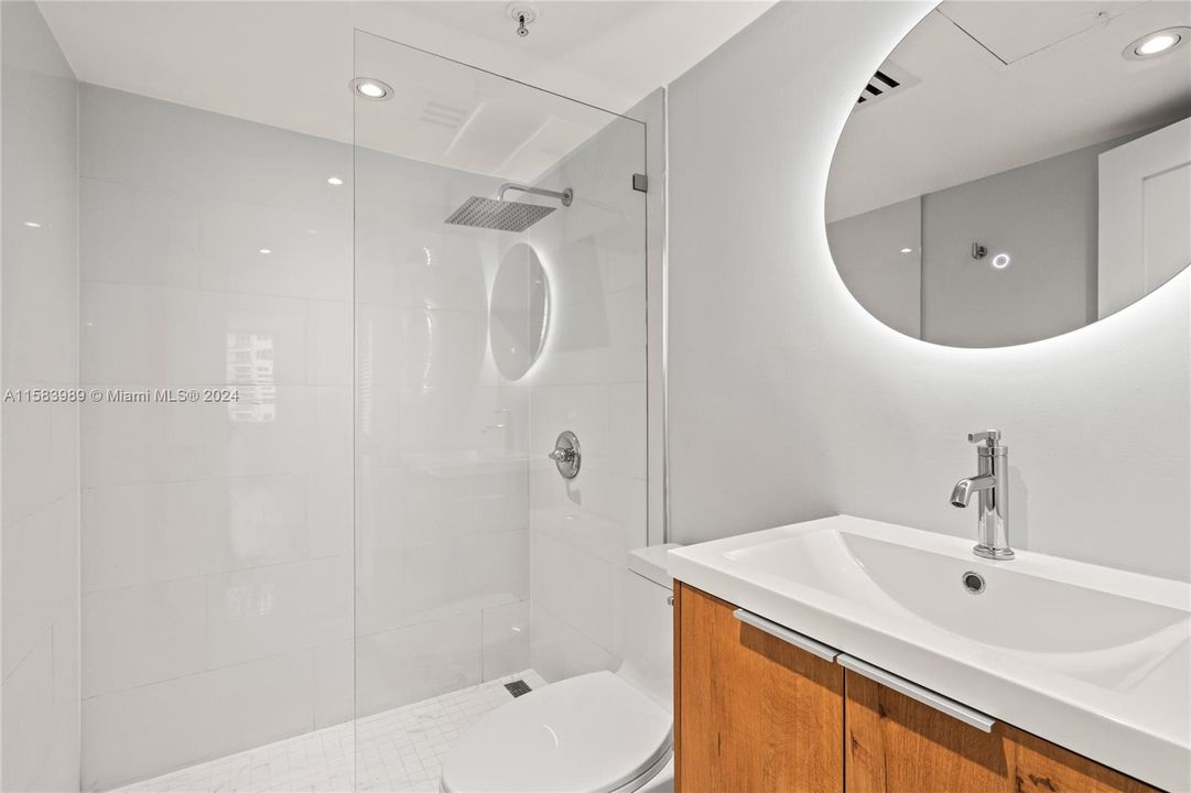 Recently Rented: $3,850 (2 beds, 2 baths, 1061 Square Feet)