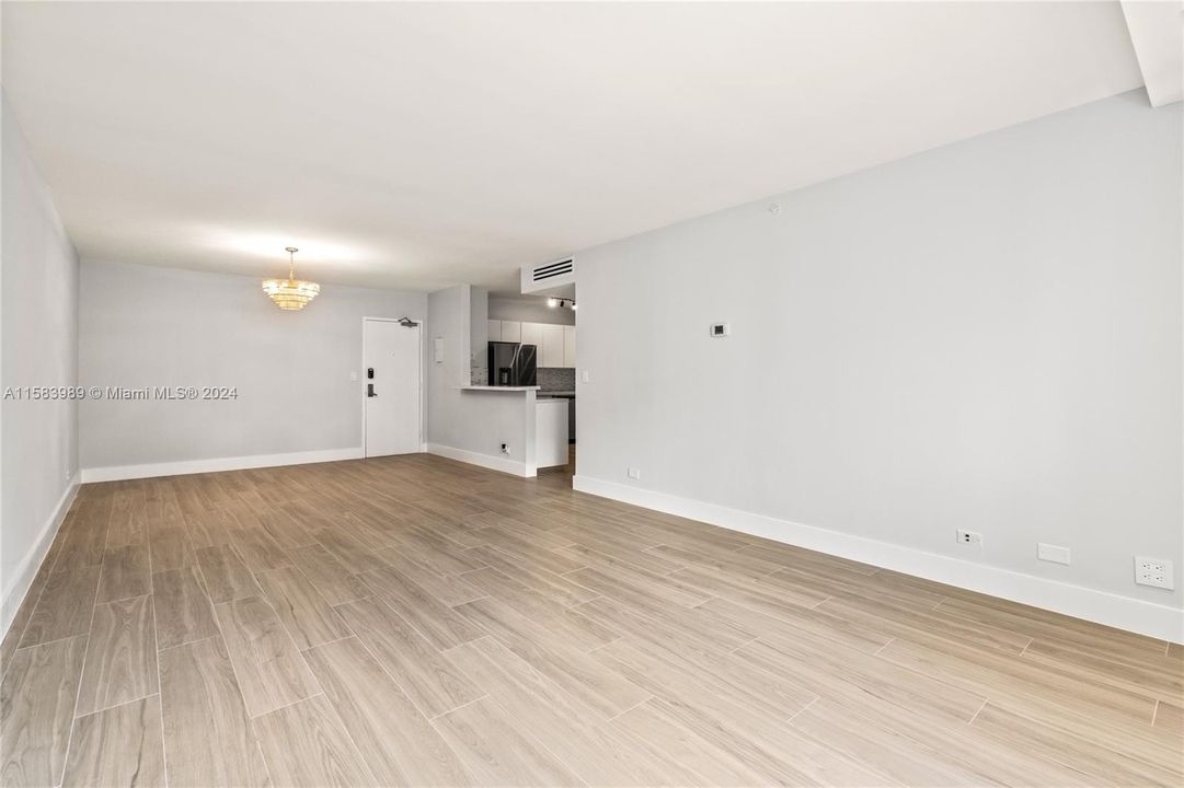 Recently Rented: $3,850 (2 beds, 2 baths, 1061 Square Feet)