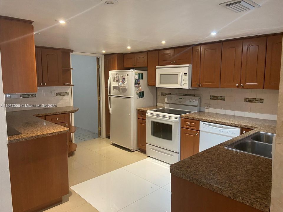 For Sale: $334,900 (3 beds, 2 baths, 1540 Square Feet)