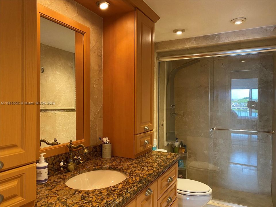 Active With Contract: $2,200 (1 beds, 1 baths, 1125 Square Feet)