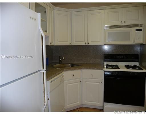 Recently Rented: $2,000 (1 beds, 1 baths, 710 Square Feet)