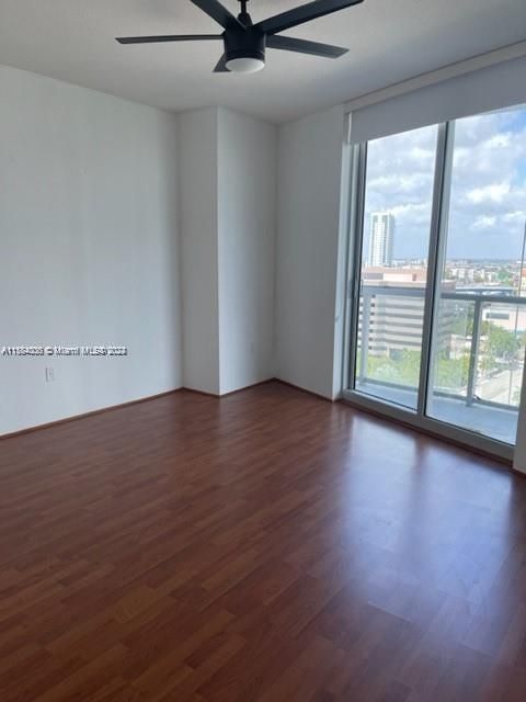 For Rent: $3,100 (1 beds, 1 baths, 825 Square Feet)