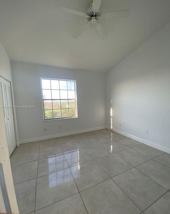 Active With Contract: $2,700 (3 beds, 3 baths, 1285 Square Feet)