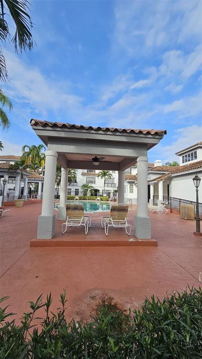 Active With Contract: $2,700 (3 beds, 3 baths, 1285 Square Feet)