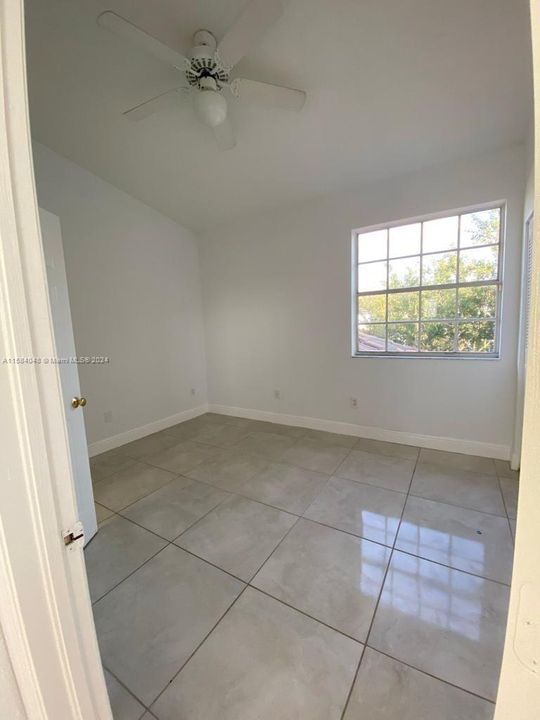 Active With Contract: $2,700 (3 beds, 3 baths, 1285 Square Feet)