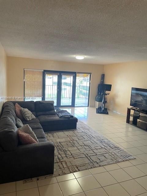For Rent: $3,000 (3 beds, 2 baths, 1275 Square Feet)
