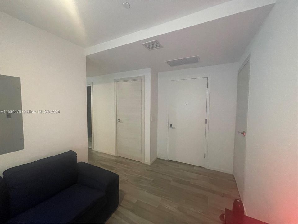 Recently Rented: $4,200 (1 beds, 2 baths, 866 Square Feet)