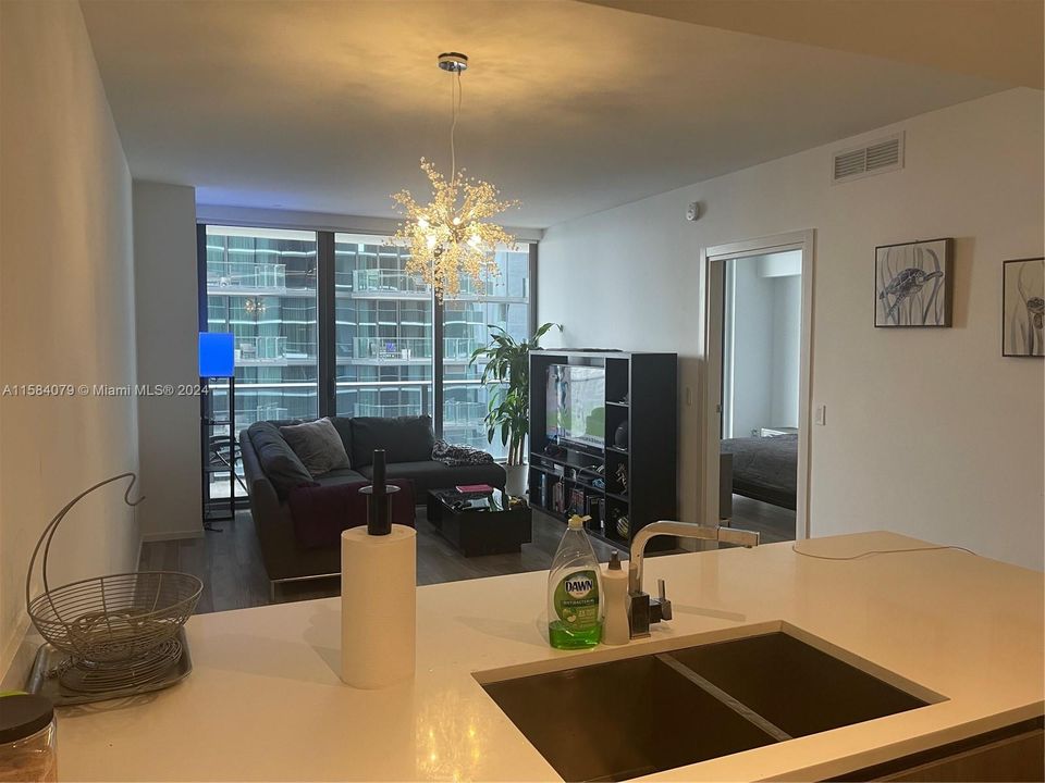 Recently Rented: $4,200 (1 beds, 2 baths, 866 Square Feet)