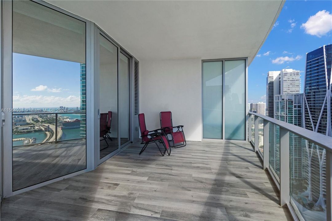 For Sale: $1,495,000 (2 beds, 3 baths, 1559 Square Feet)