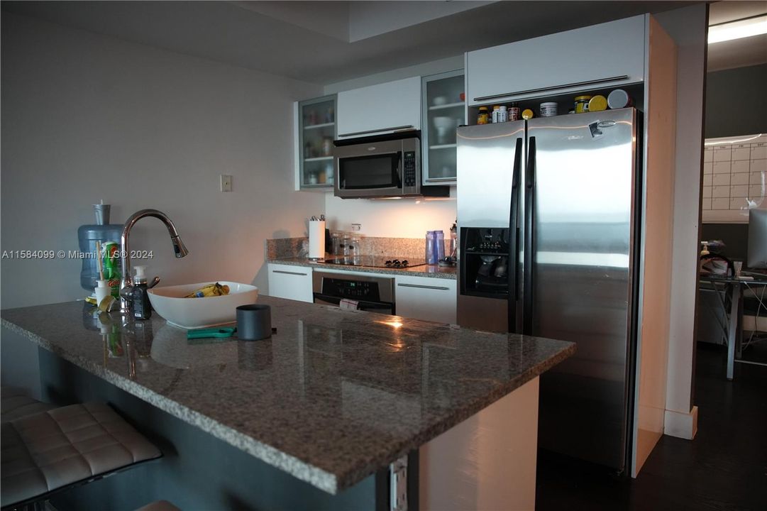 For Rent: $3,750 (1 beds, 2 baths, 1220 Square Feet)