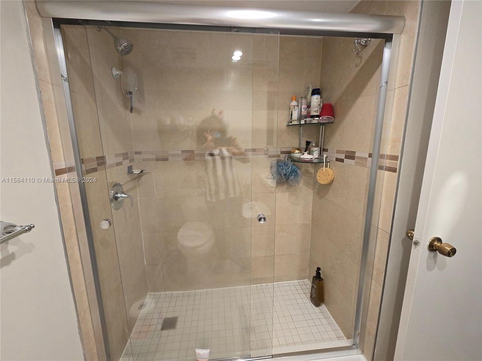 待售: $300,000 (2 贝兹, 2 浴室, 910 平方英尺)