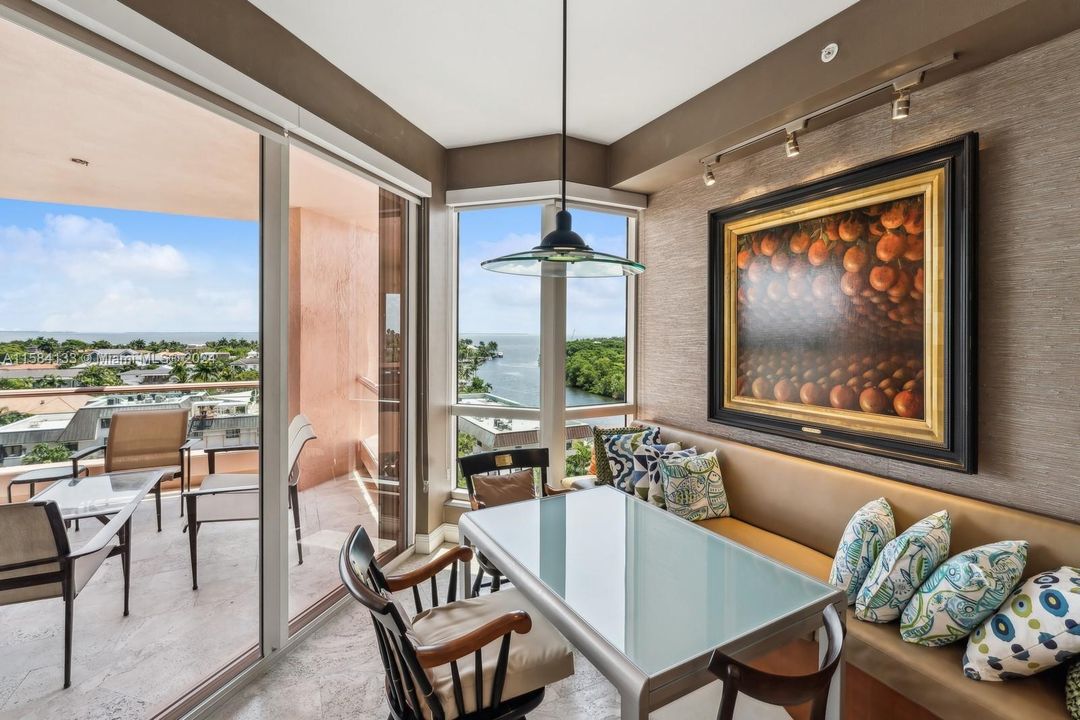 For Sale: $2,995,000 (3 beds, 2 baths, 2970 Square Feet)