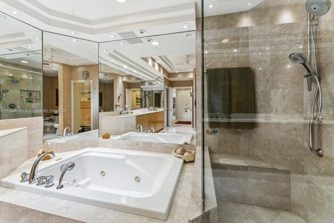 待售: $3,200,000 (3 贝兹, 2 浴室, 2970 平方英尺)