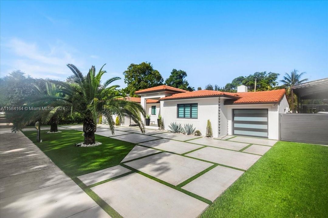 Active With Contract: $1,750,000 (4 beds, 3 baths, 2273 Square Feet)