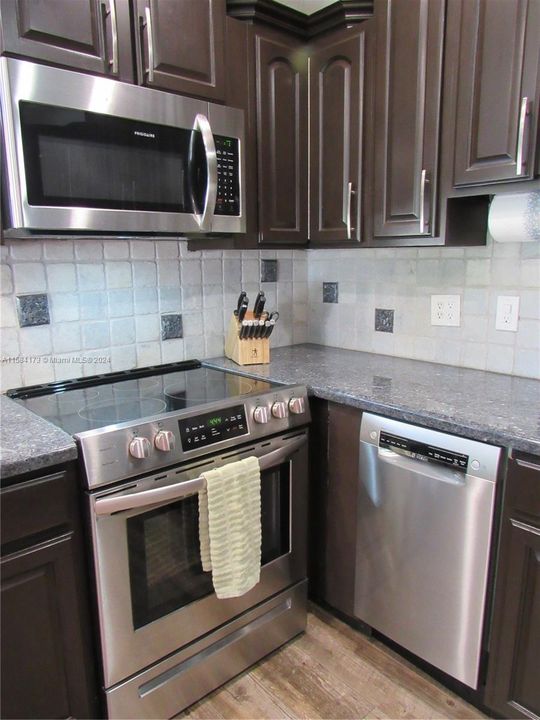 For Rent: $5,000 (2 beds, 2 baths, 1492 Square Feet)