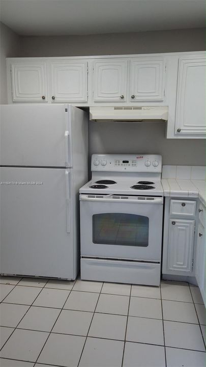 For Sale: $149,000 (2 beds, 2 baths, 1036 Square Feet)