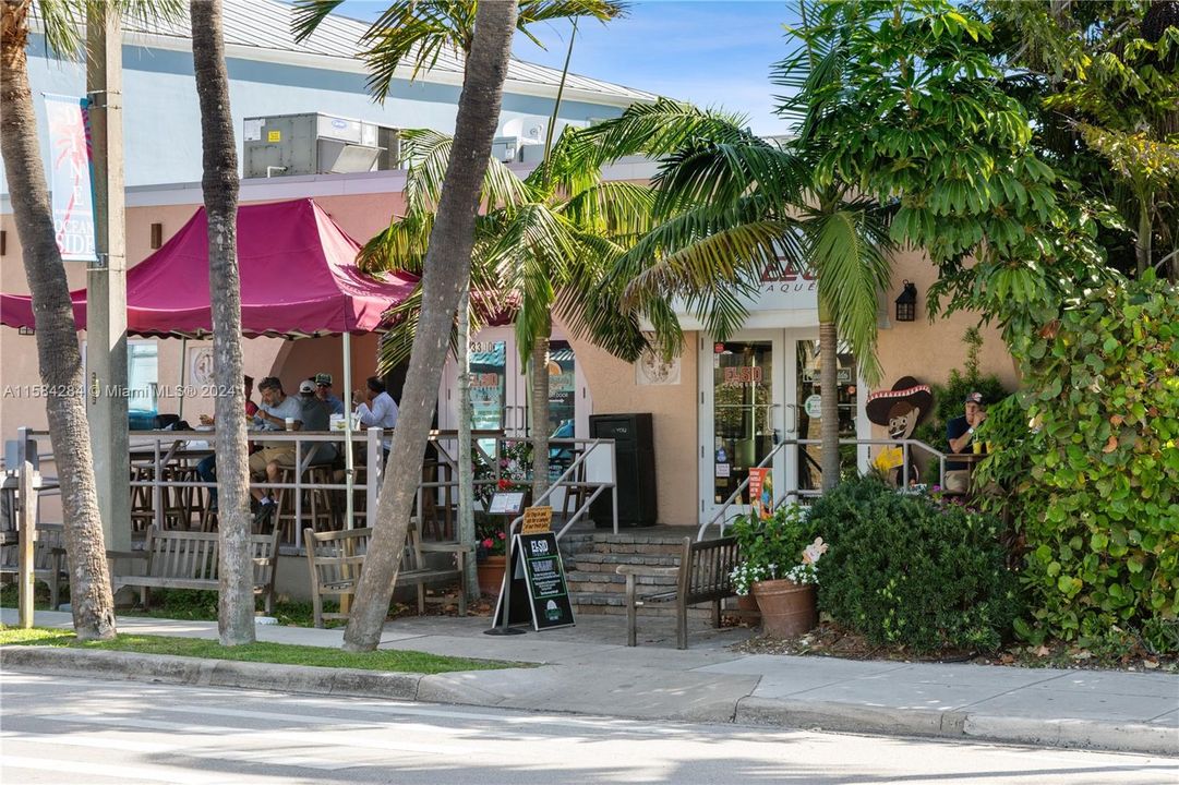 Ocean Drive...Downtown Vero Beach- beachside