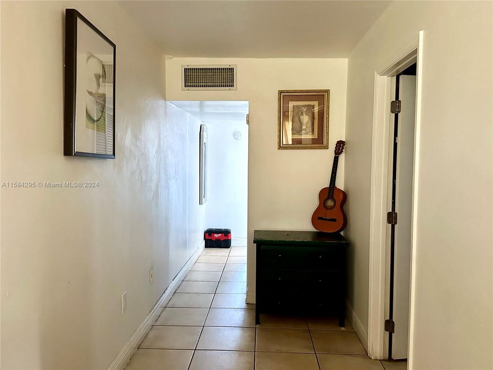 Vendido Recientemente: $180,000 (1 camas, 1 baños, 700 Pies cuadrados)