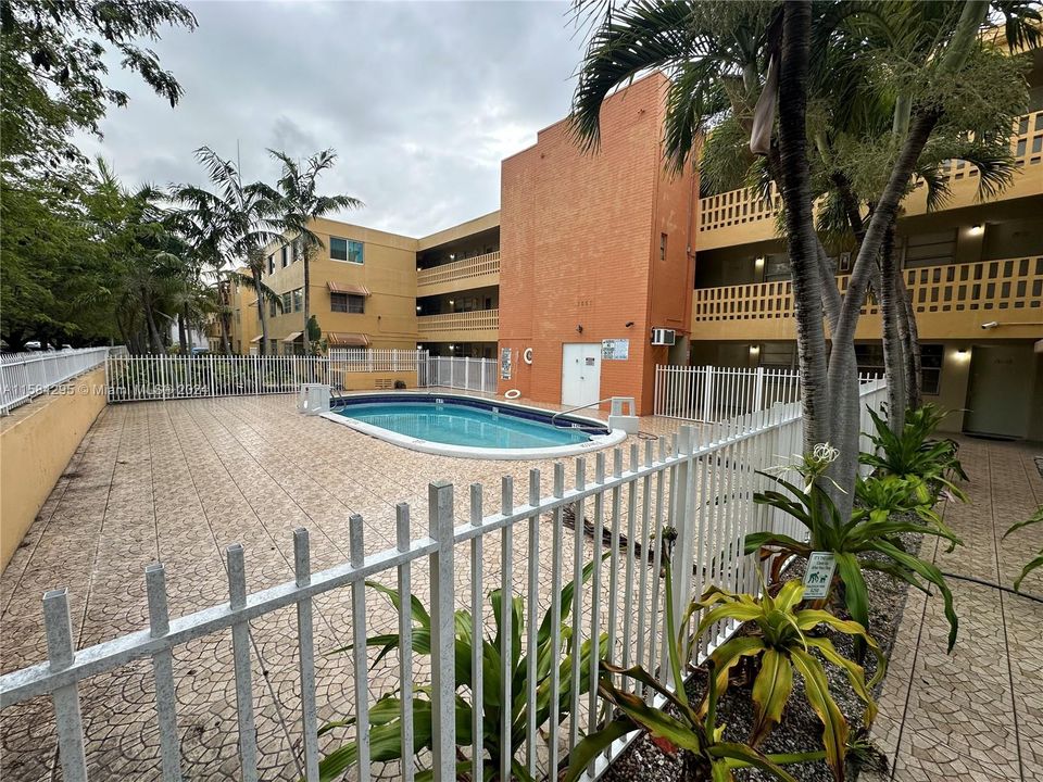 Vendido Recientemente: $180,000 (1 camas, 1 baños, 700 Pies cuadrados)