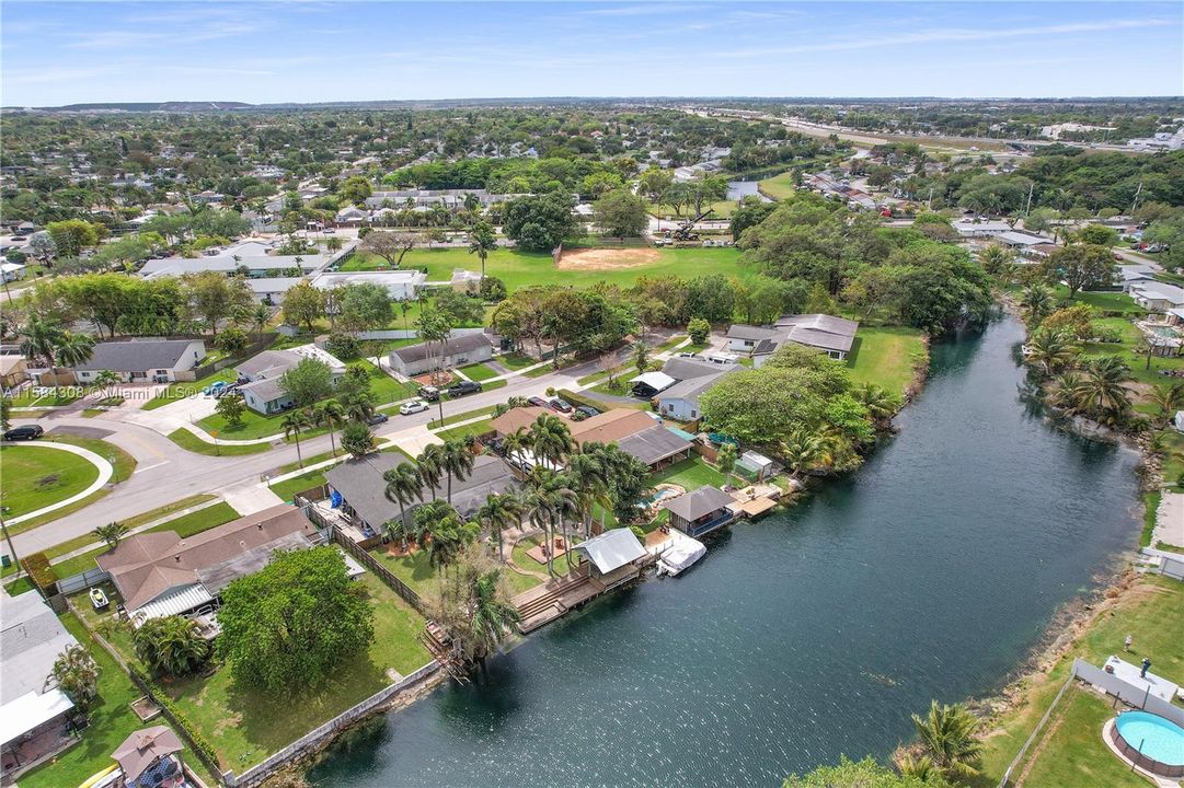 For Sale: $950,000 (4 beds, 2 baths, 2156 Square Feet)