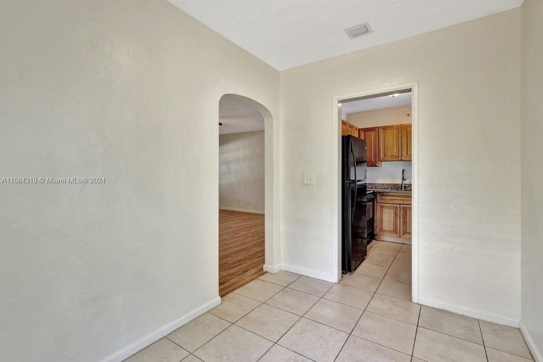 Recently Sold: $329,900 (3 beds, 2 baths, 858 Square Feet)