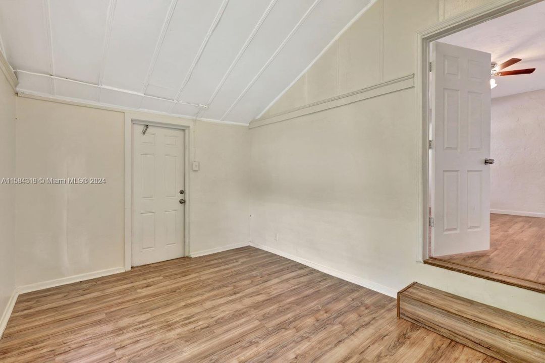 Recently Sold: $329,900 (3 beds, 2 baths, 858 Square Feet)