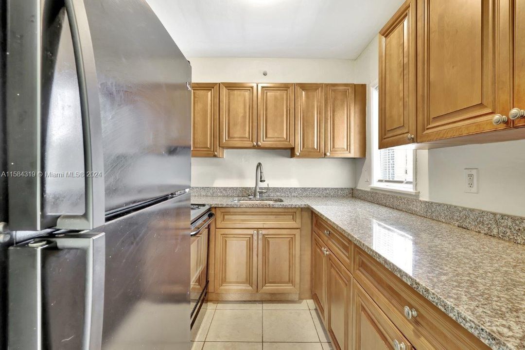 Recently Sold: $329,900 (3 beds, 2 baths, 858 Square Feet)