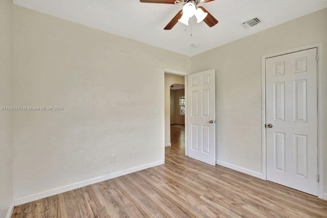 Recently Sold: $329,900 (3 beds, 2 baths, 858 Square Feet)