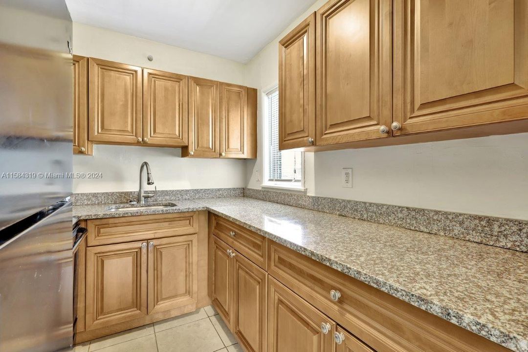 Recently Sold: $329,900 (3 beds, 2 baths, 858 Square Feet)