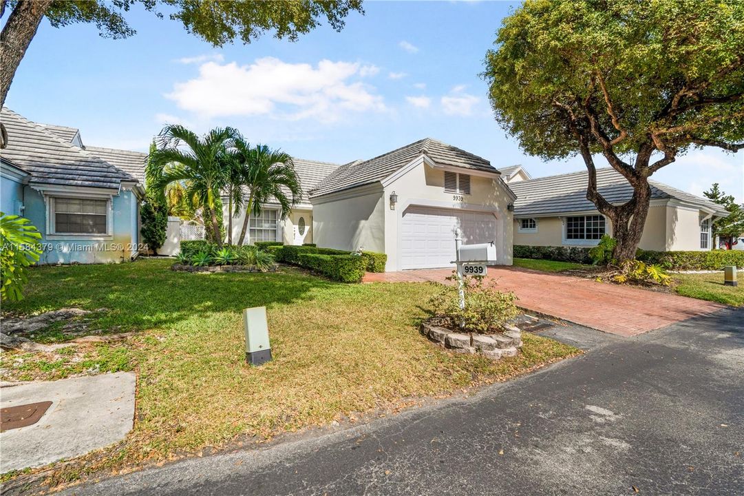 Active With Contract: $4,500 (3 beds, 3 baths, 1632 Square Feet)