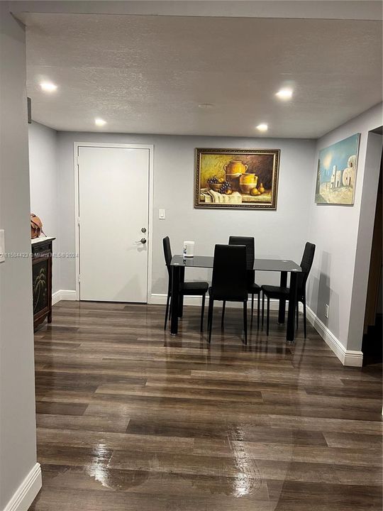 For Rent: $2,300 (2 beds, 2 baths, 1220 Square Feet)