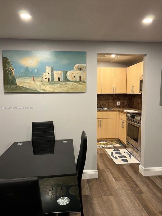 For Rent: $2,300 (2 beds, 2 baths, 1220 Square Feet)