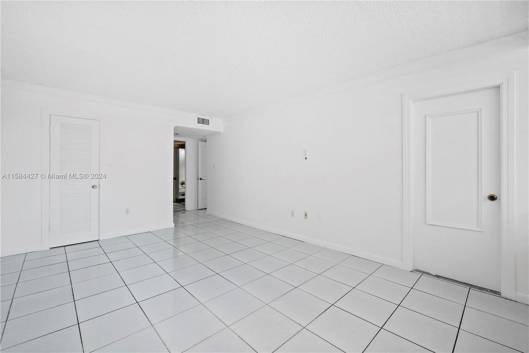 For Rent: $2,700 (2 beds, 2 baths, 1565 Square Feet)