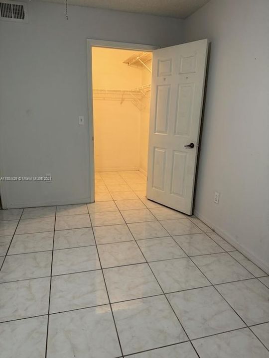 For Rent: $2,750 (3 beds, 2 baths, 1070 Square Feet)