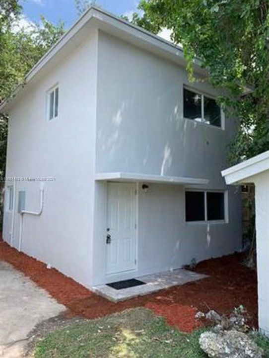 Recently Rented: $2,500 (2 beds, 2 baths, 2542 Square Feet)