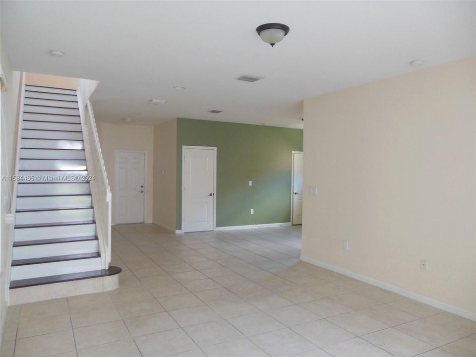 Active With Contract: $3,200 (4 beds, 2 baths, 2150 Square Feet)