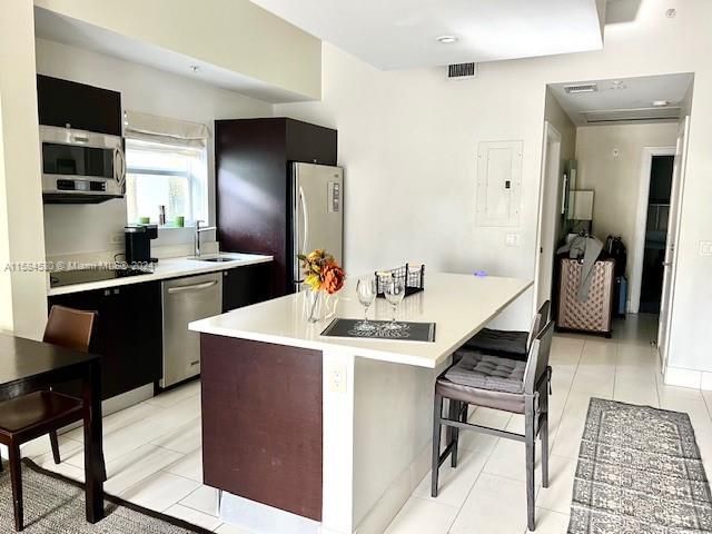 For Sale: $290,000 (1 beds, 2 baths, 1070 Square Feet)